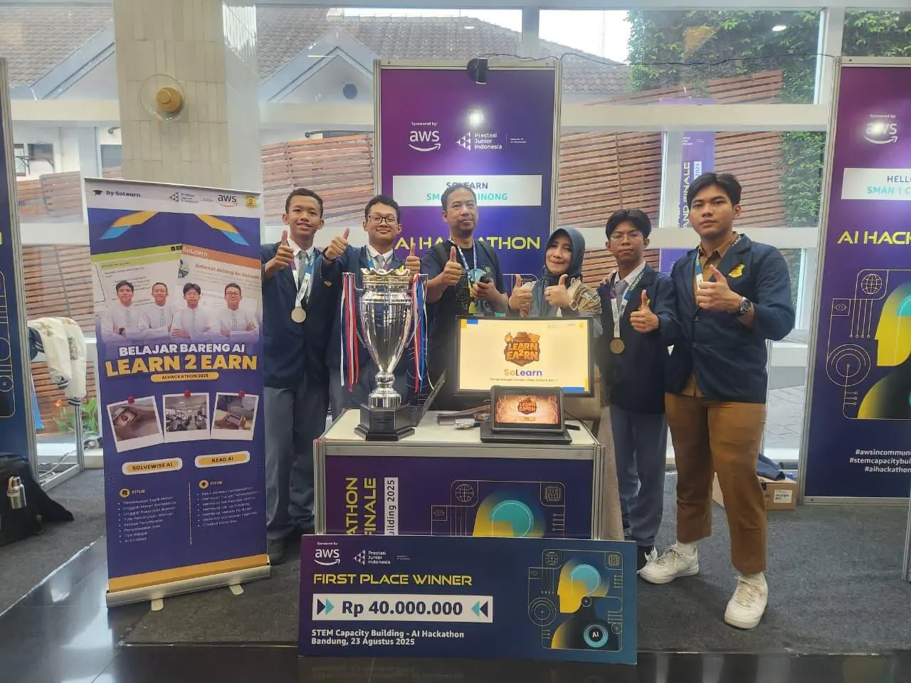 SMAN 2 Cibinong Borong Prestasi, Inovasi AI “SoLearn” Ungguli Ratusan Peserta Hackathon