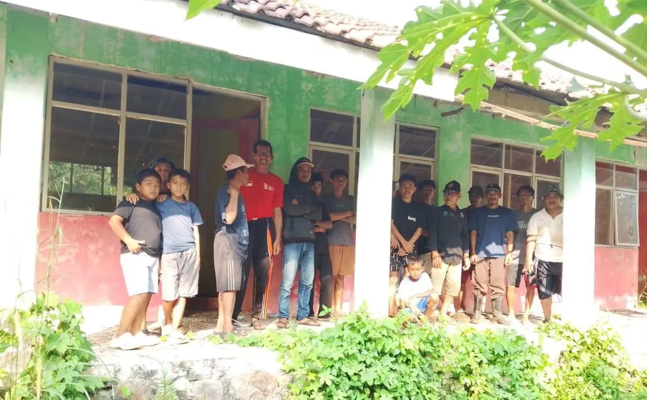 Atap Bekas Sekolah di Jasinga Diharapkan Jadi Naungan Masjid Warga