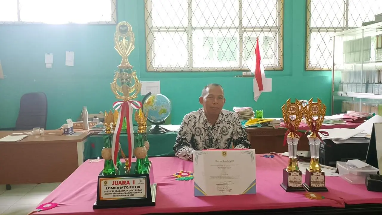SMPN 1 Jasinga Raih Juara Pertama Lomba Gerak Jalan HUT RI ke-80