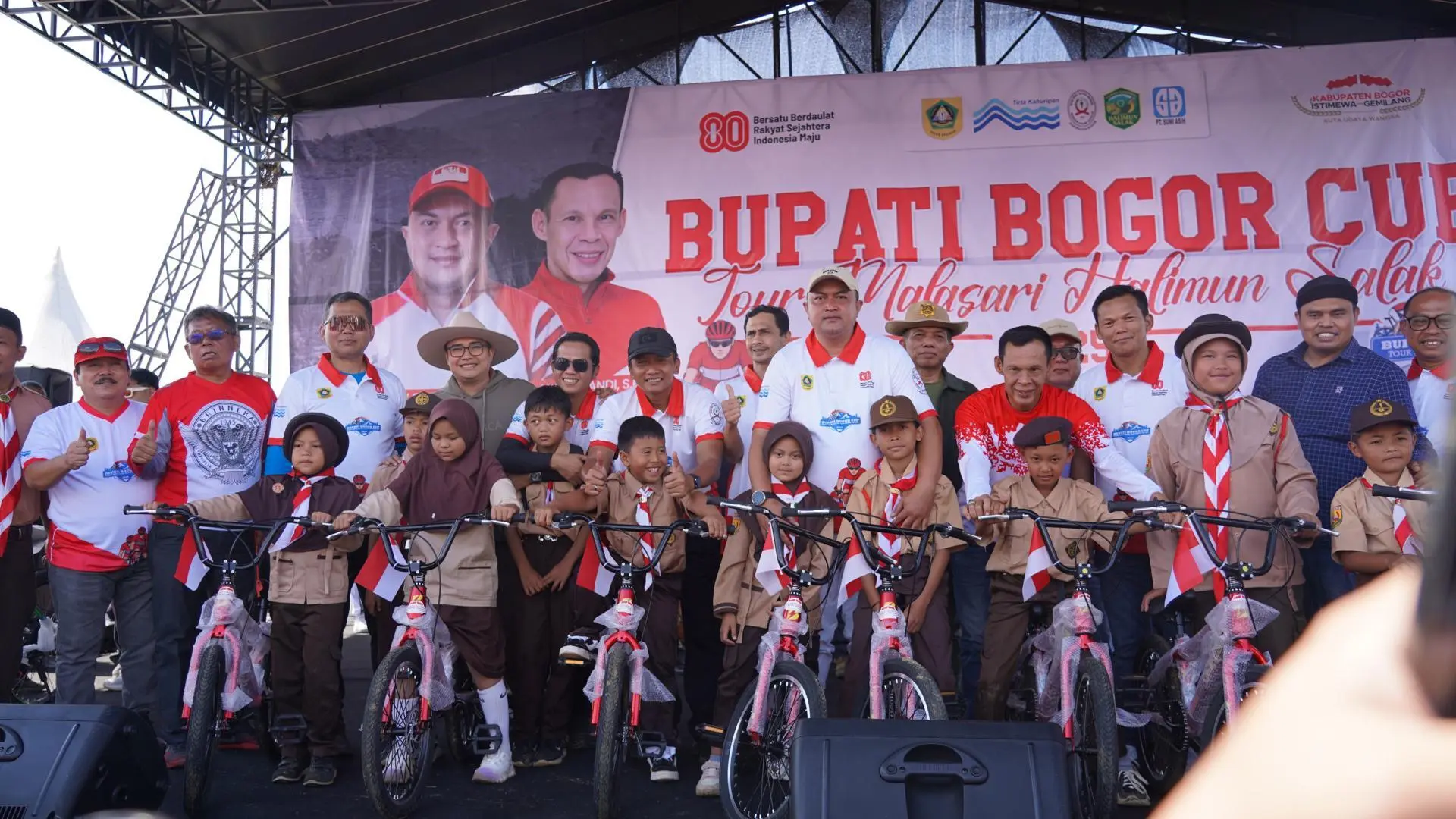 Tour Malasari 2025, Bupati Bogor Bagikan 442 Sepeda untuk Anak Sekolah
