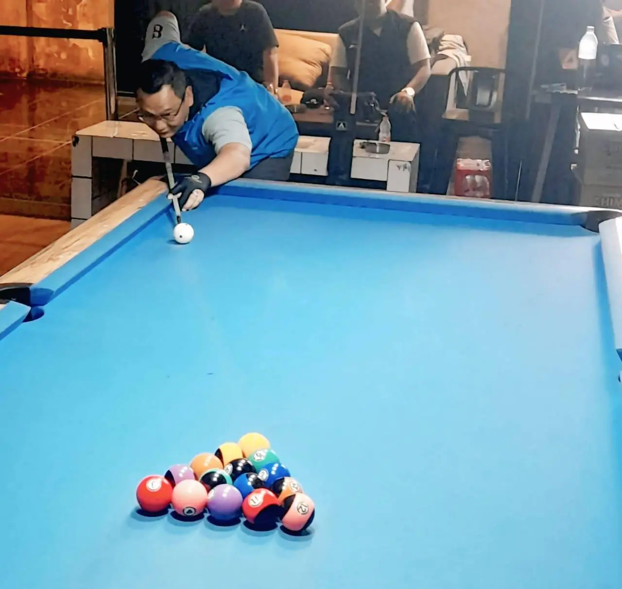 Duel Persahabatan Hamzah dan Herry Meriahkan Turnamen Bola 8 PWOIN Depok