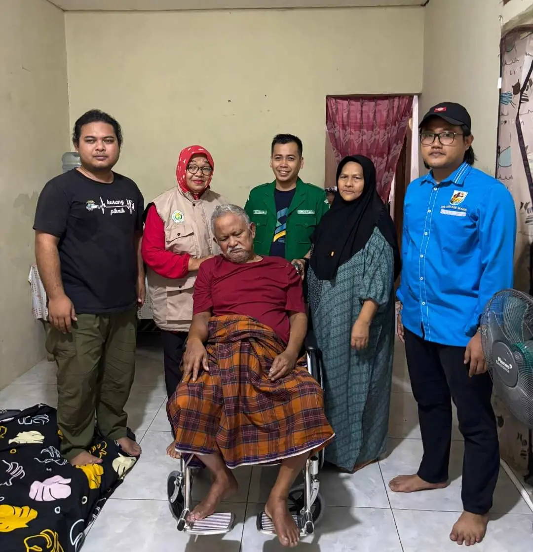 Semangat Gotong Royong, Pemuda Bogor Bantu Warga Lewat Kursi Roda