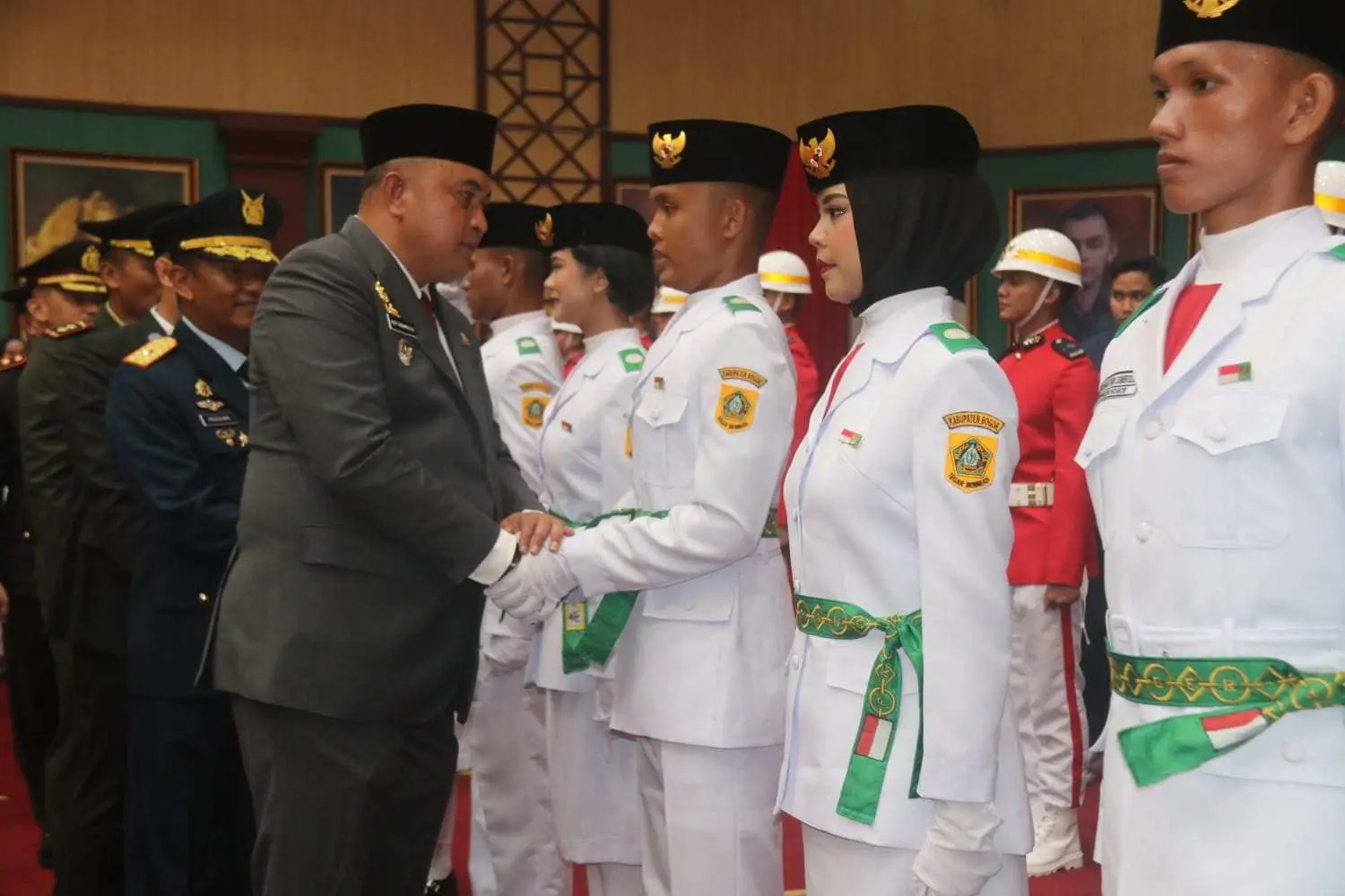 Pesan Bupati Bogor untuk Paskibraka: Kibarkan Merah Putih dengan Bangga