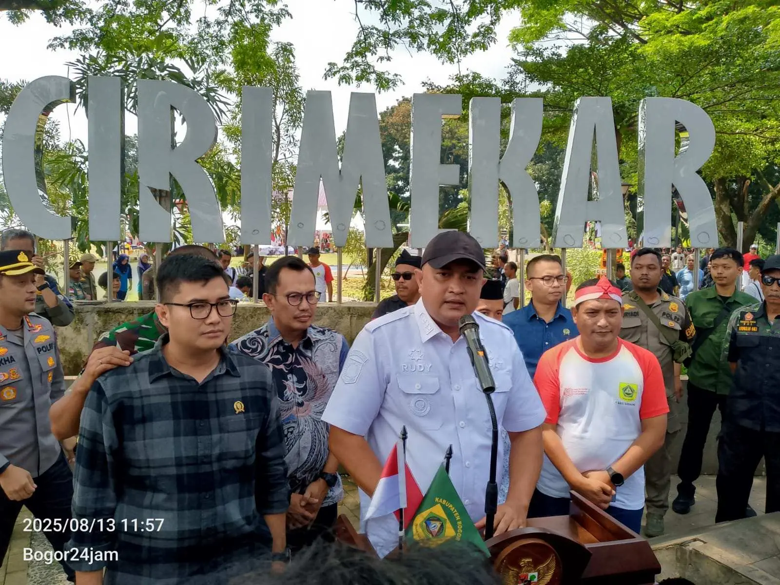 Bupati Bogor Hadirkan 25 Ton Beras Murah dan Layanan Publik di Cibinong