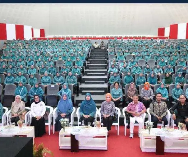 Eva Rudy Lepas 39 Grup PKK Bertarung di Lomba Paduan Suara