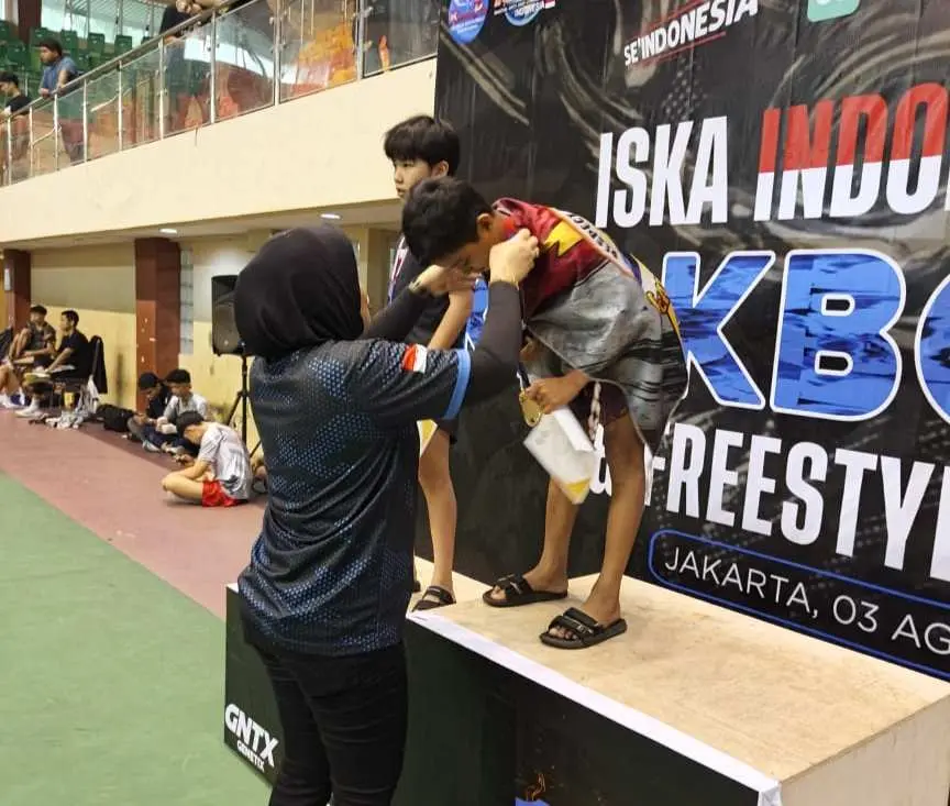 Azil Al Fariz, Siswa SMPN 1 Tajurhalang Raih Emas di Kejuaraan King Boxing Ciracas