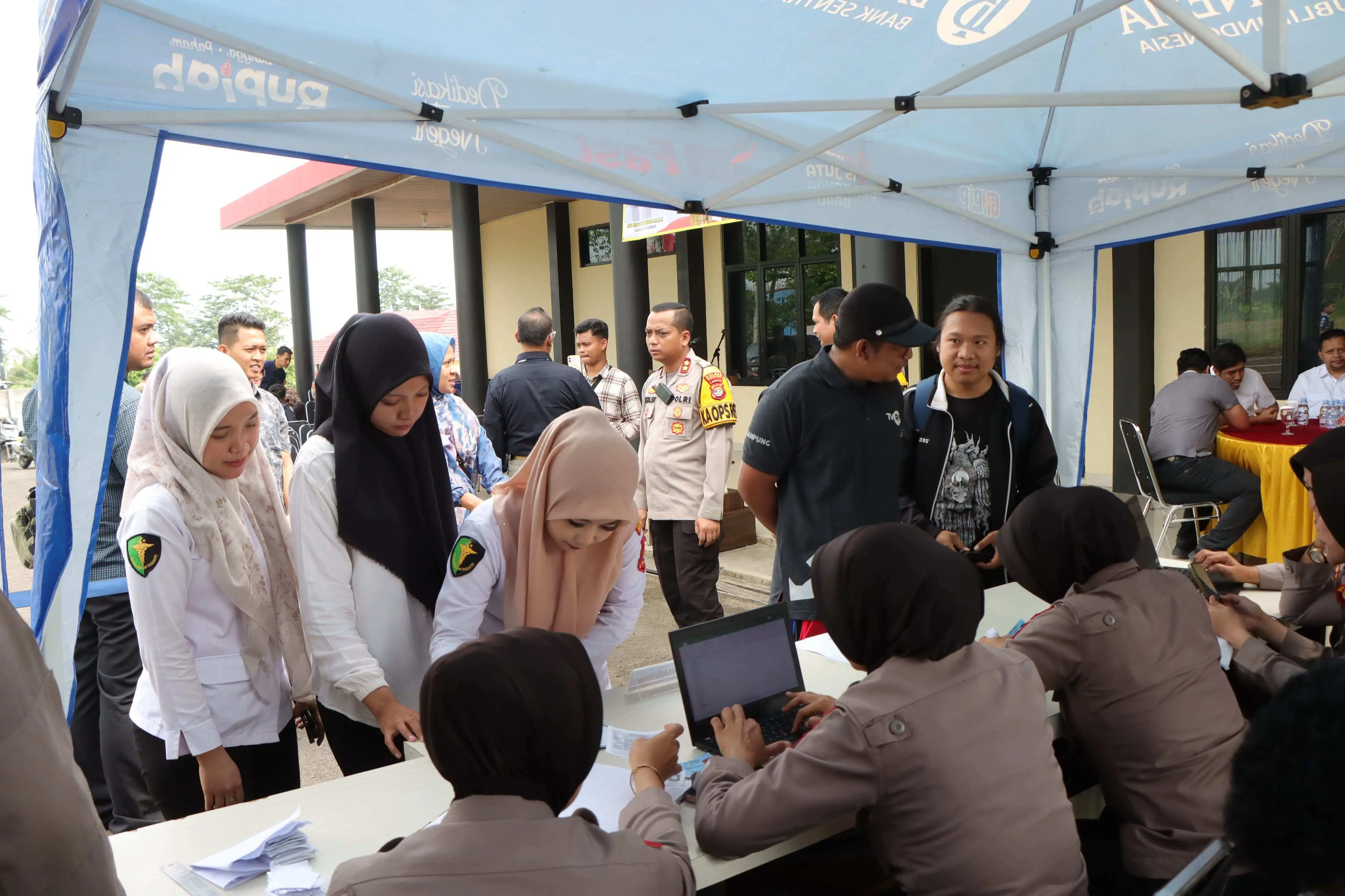 Polres Pesawaran dan Polda Lampung Gelar Gerakan Pangan Murah, 2 Ton Beras SPHP Ludes Terjual
