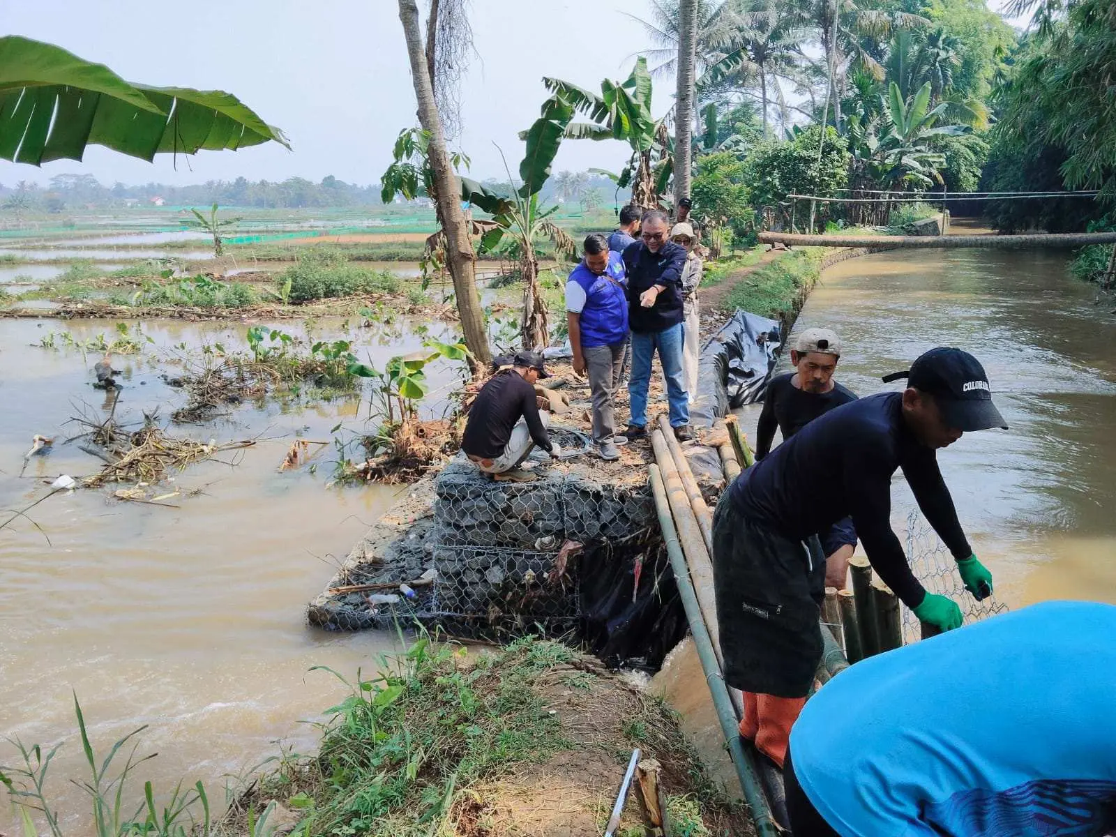 Banjir Akibat Tanggul Jebol, PSDA Pasang Bronjong di Kali Cibeuteung