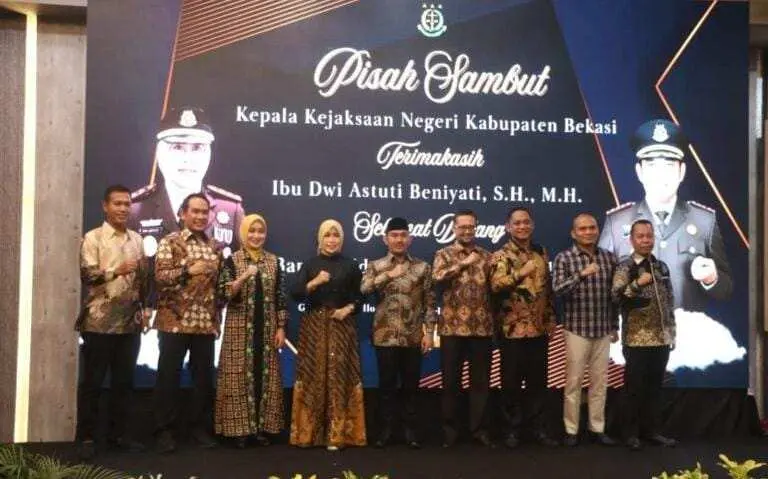 Eddy Sumarman Resmi Jabat Kajari Bekasi, Dwi Astuti Pamit dengan Haru