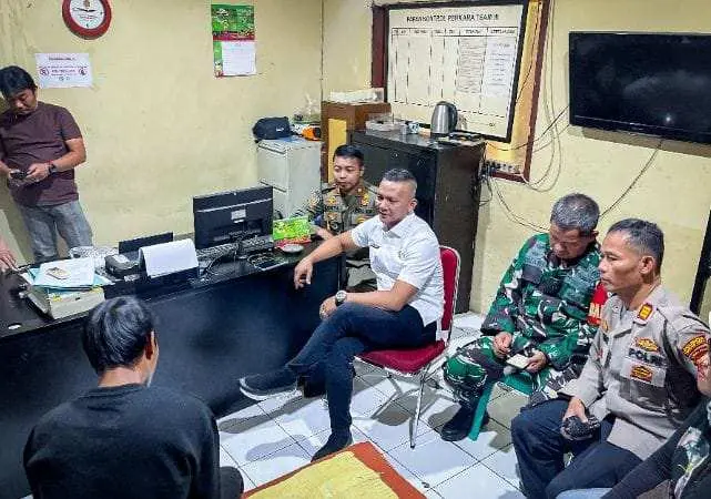 Jenal Mutaqin Sambangi Pengamen Viral: “Kami Beri Solusi, Bukan Hanya Sanksi”