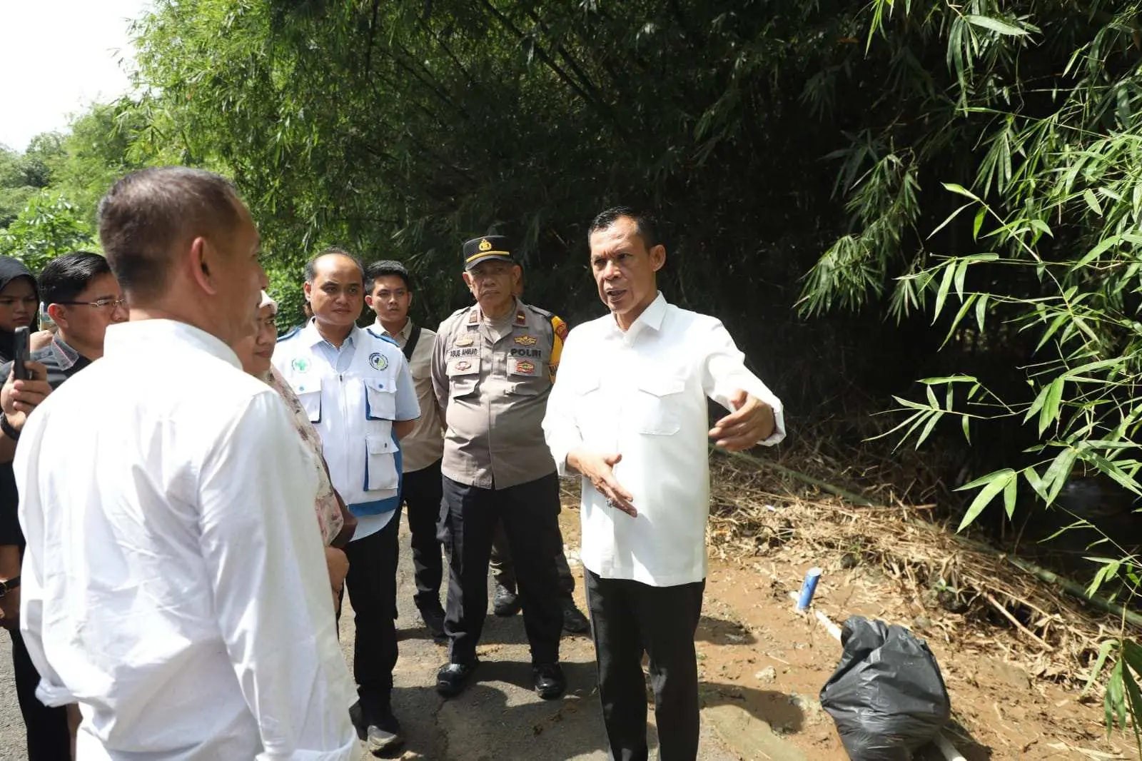 Jaro Ade Tinjau Lokasi Banjir di Jonggol dan Cileungsi, Dorong Normalisasi Sungai Sekitar RS Permata