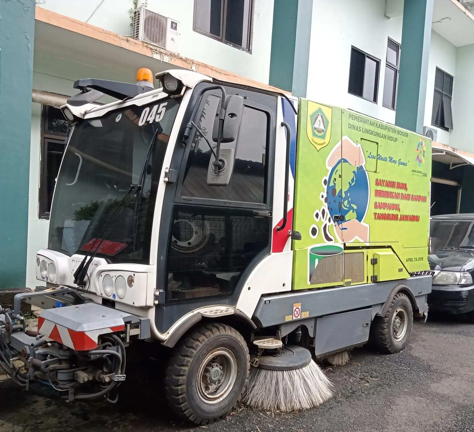 Ironi Kampanye “Sayangi Bumi” Mobil Operasional DLH Tak Terpakai, Jadi Pajangan Berdebu
