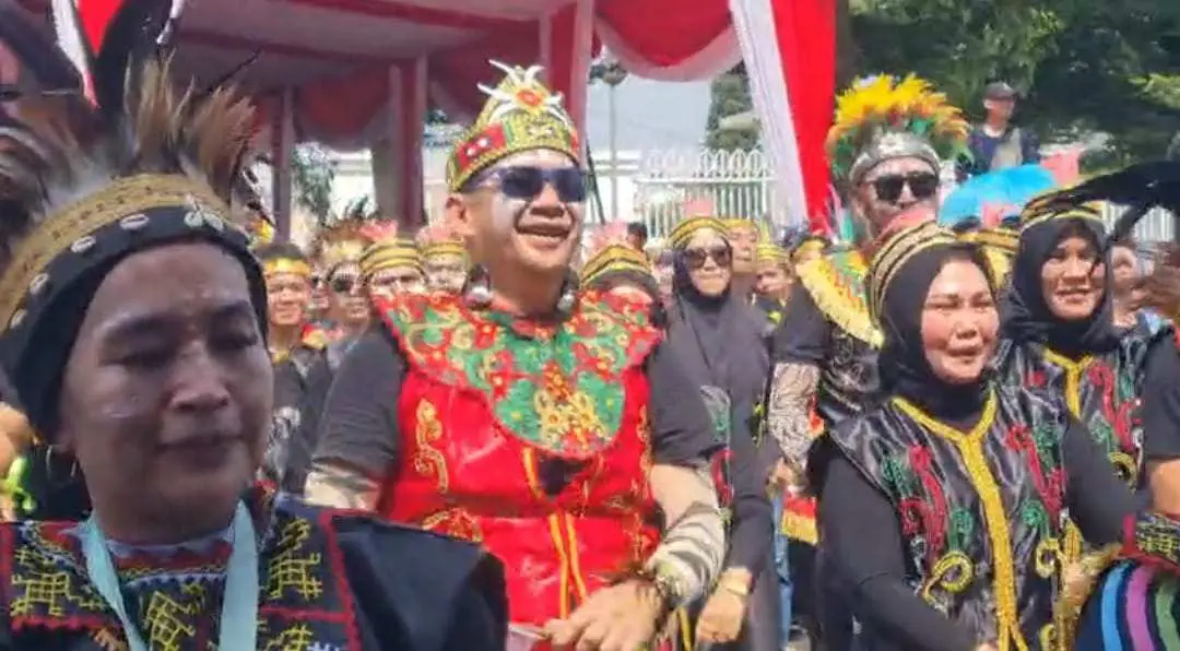 Ketua KORMI Kabupaten Bogor Rike Iskandar Kenakan Baju Adat Timur di HJB 543, Tampilkan Simbol Keberagaman