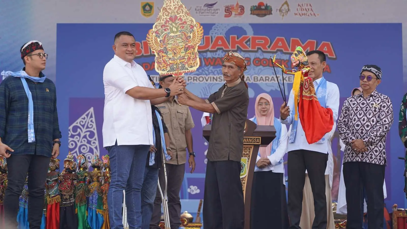 Bupati Rudy Buka Binojakrama Wayang Golek: Budaya dan Ekonomi Harus Sejalan