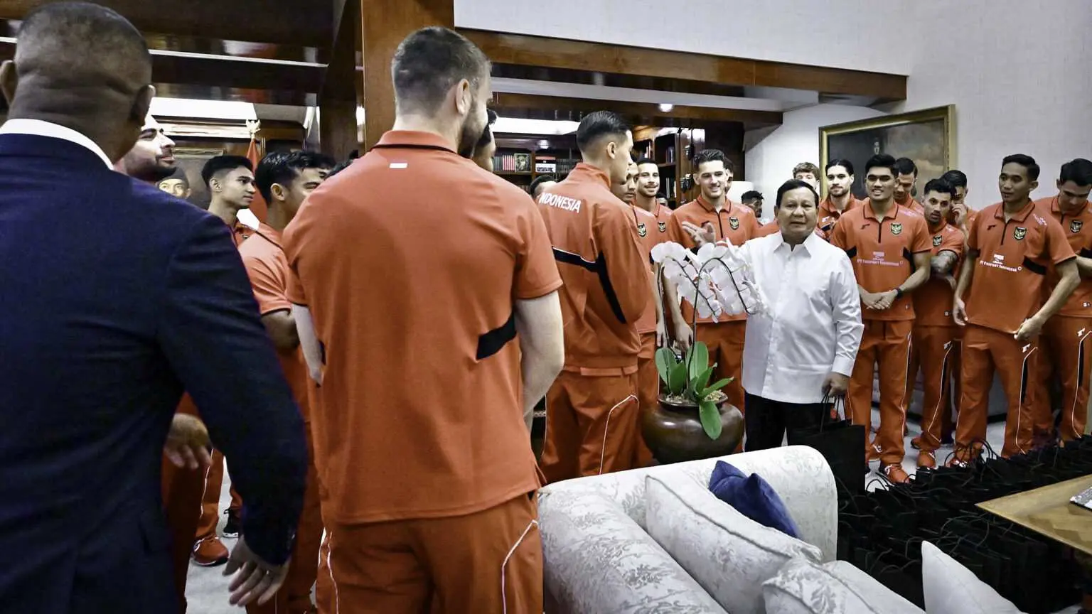 Bukan di Istana! Prabowo Rayakan Kemenangan Timnas Bareng Jay Idzes dan Kluivert di Rumahnya