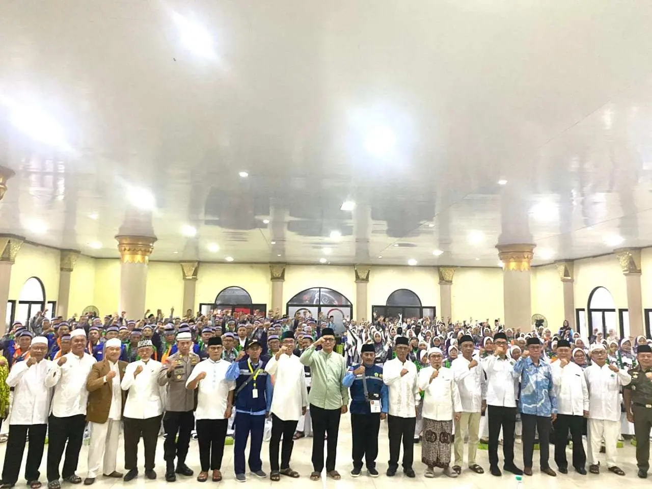 196 Calon Jamaah Haji Kabupaten Pesawaran Diberangkatkan Menuju Tanah Suci