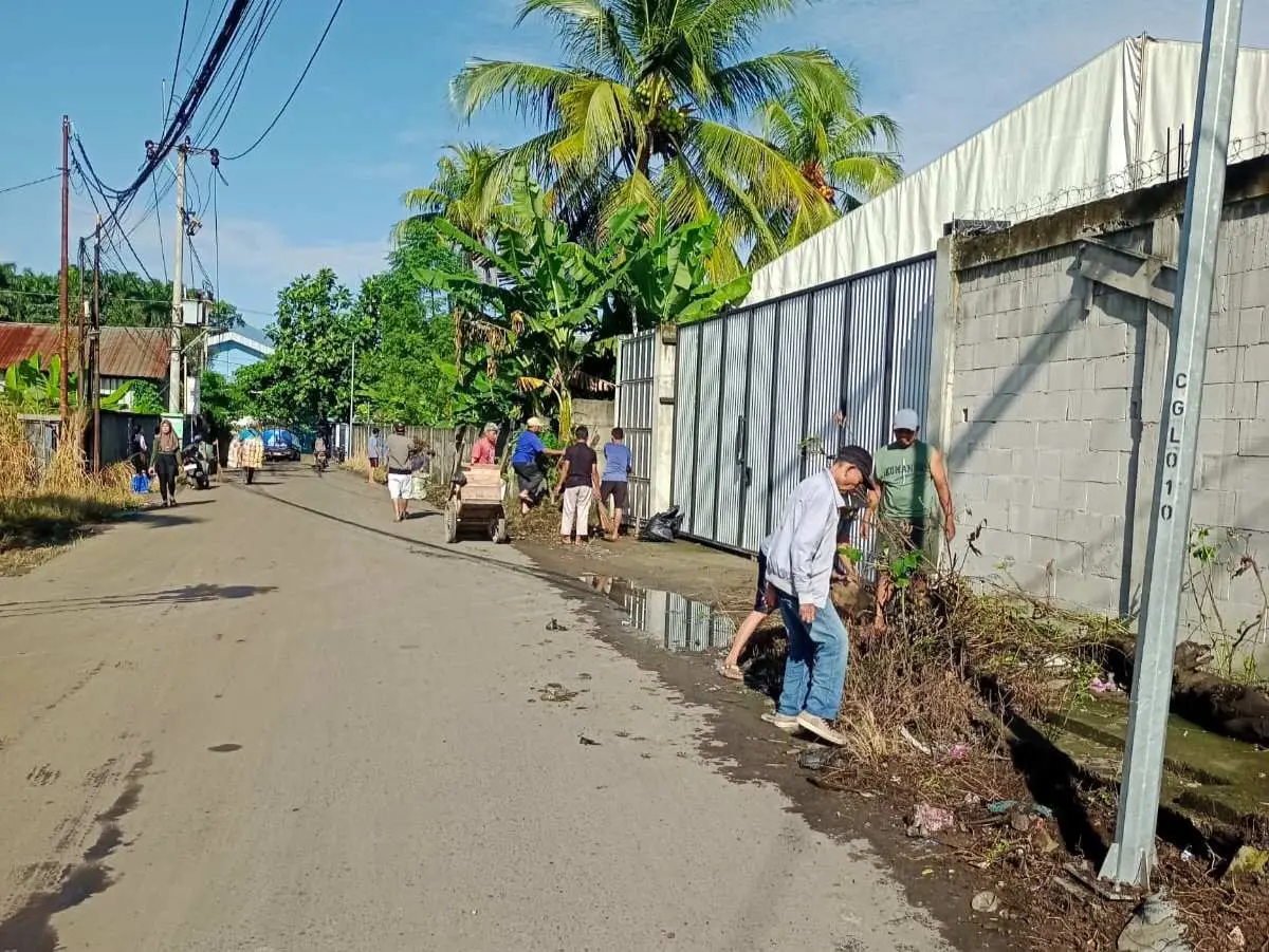 Kades Citaringgul Fredy Agustian Ingatkan Warganya Untuk Hidup Sehat Melalui Giat Minggu Bersih