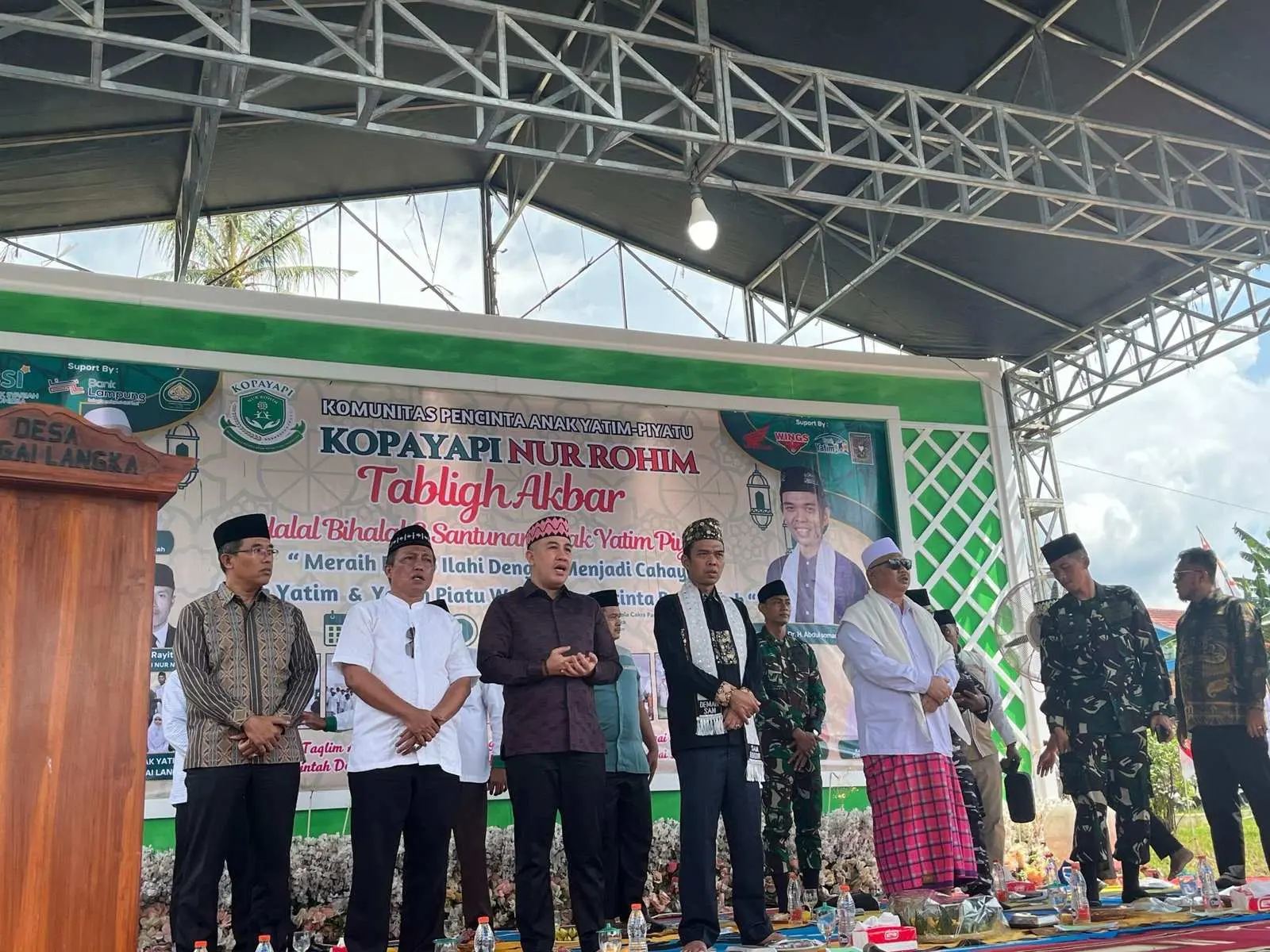 Ustaz Abdul Somad Hadiri Tabligh Akbar dan Santunan Anak Yatim Di Pesawaran