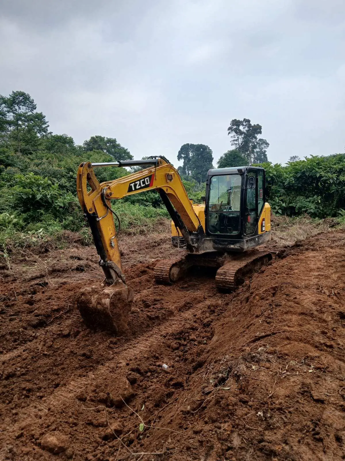 Tokoh Pemuda Pamijahan Tantang Gubernur Jabar KDM Bongkar Bangunan Villa Liar di Kawasan Gunung Salak Endah