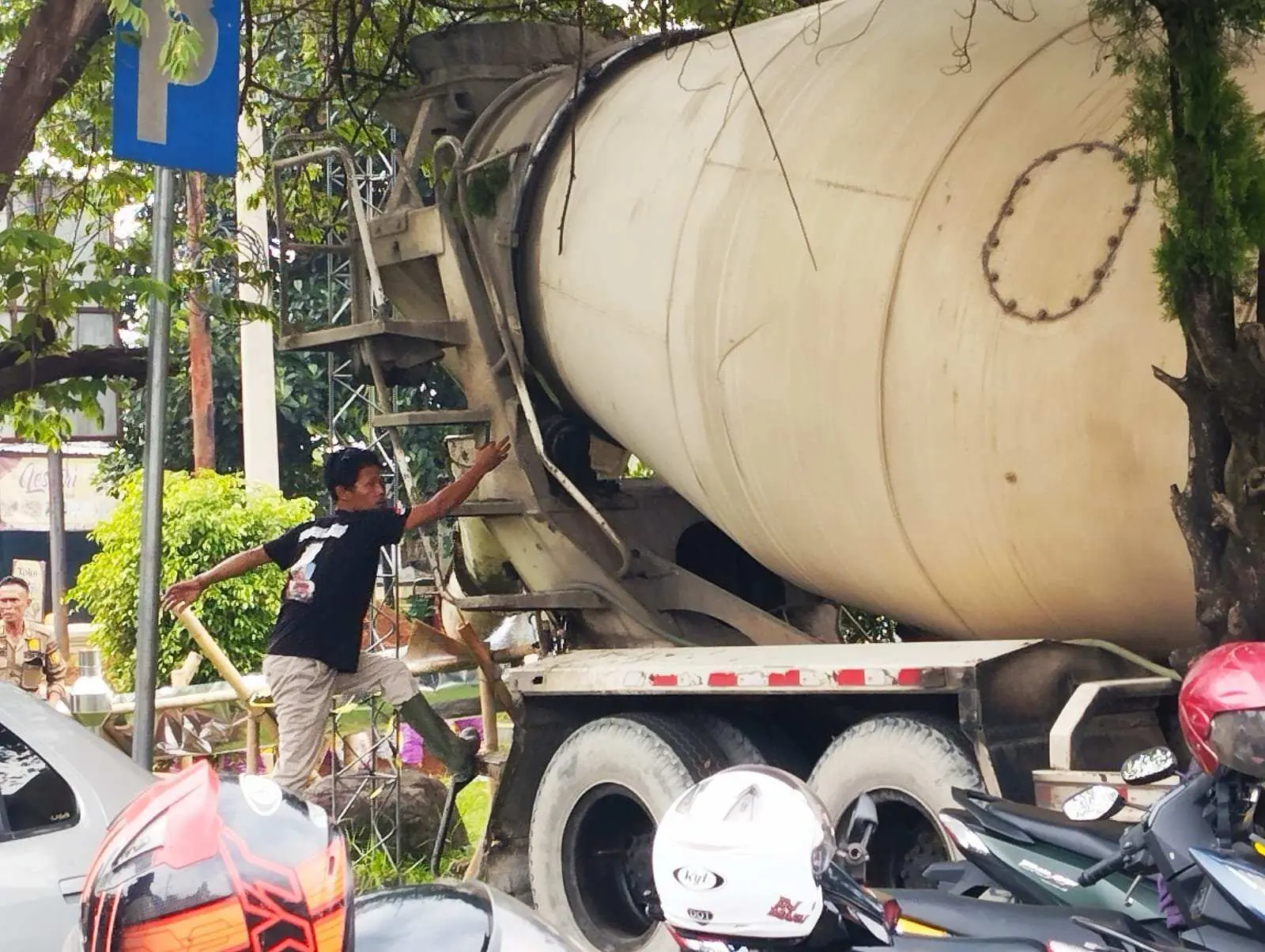 Proyek Diskominfo Kabupaten Bogor Di Area Taman Kecamatan Ciawi Dinilai Janggal