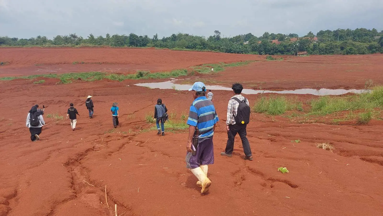 WALHI Jabar Turun Gunung Lakukan Advokasi Terkait Polemik Lahan Di Desa Iwul Parung