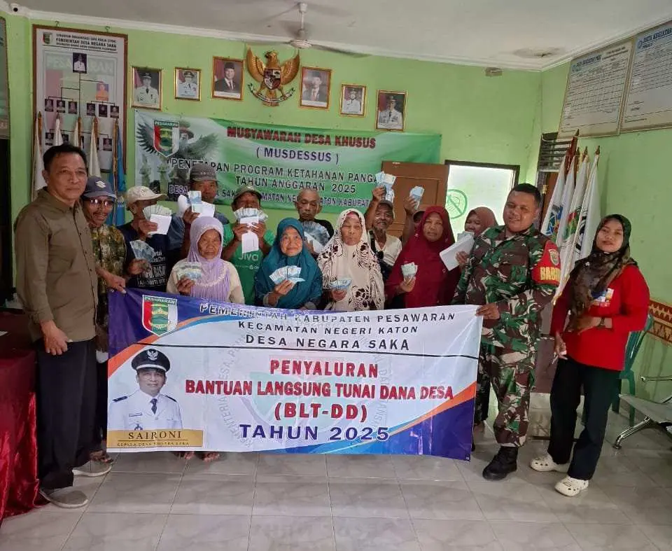 Pemdes Negara Saka Salurkan Dana BLT Tahap Pertama Kepada 16 KPM