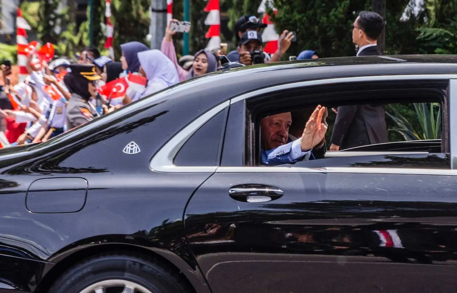 Presiden Turki, Recep Tayyip Erdogan tiba di Istana Kepresidenan Bogor Disambut Ribuan Pelajar