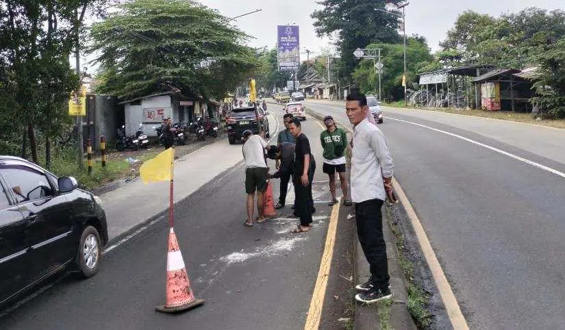 Lubang di Jalan Raya Kemang Kembali Memakan Korban, Pemotor Terperosok Akhirnya Meninggal Dunia