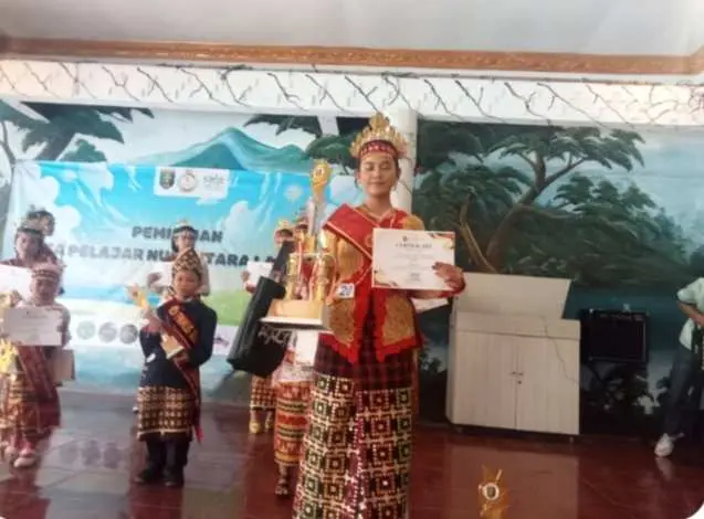 Sofia Marwah Anugerah Juara Umum Favorit ajang Lomba Duta Pelajar Nusantara Provinsi Lampung 2024