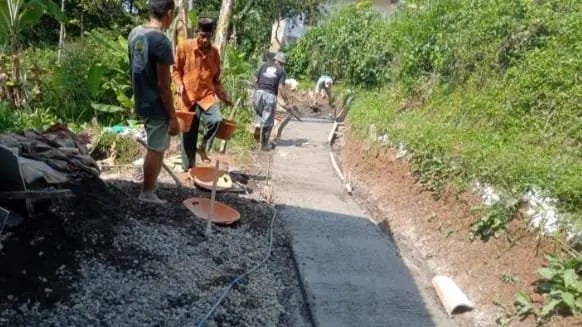 Desa Cibalung Cijeruk Bangun Jalan dan TPT dari Samisade