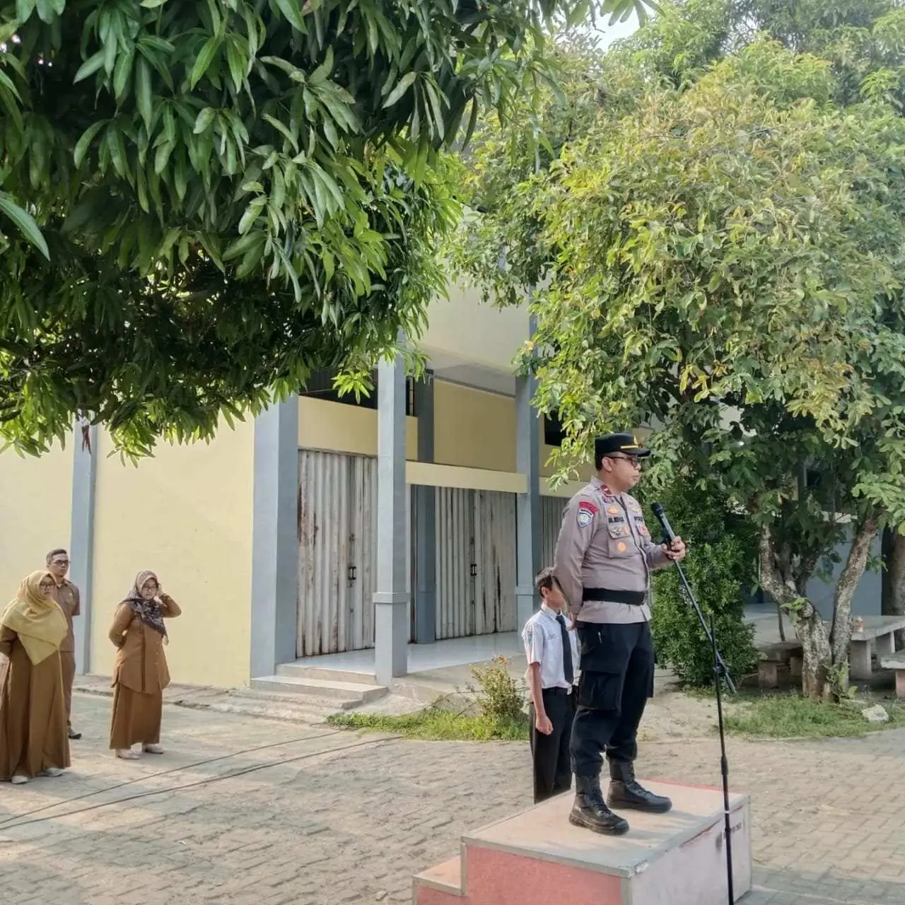 Sat Binmas Polres Tangsel Ajak Pelajar Hindari Tawuran dan Narkoba di SMKN 2