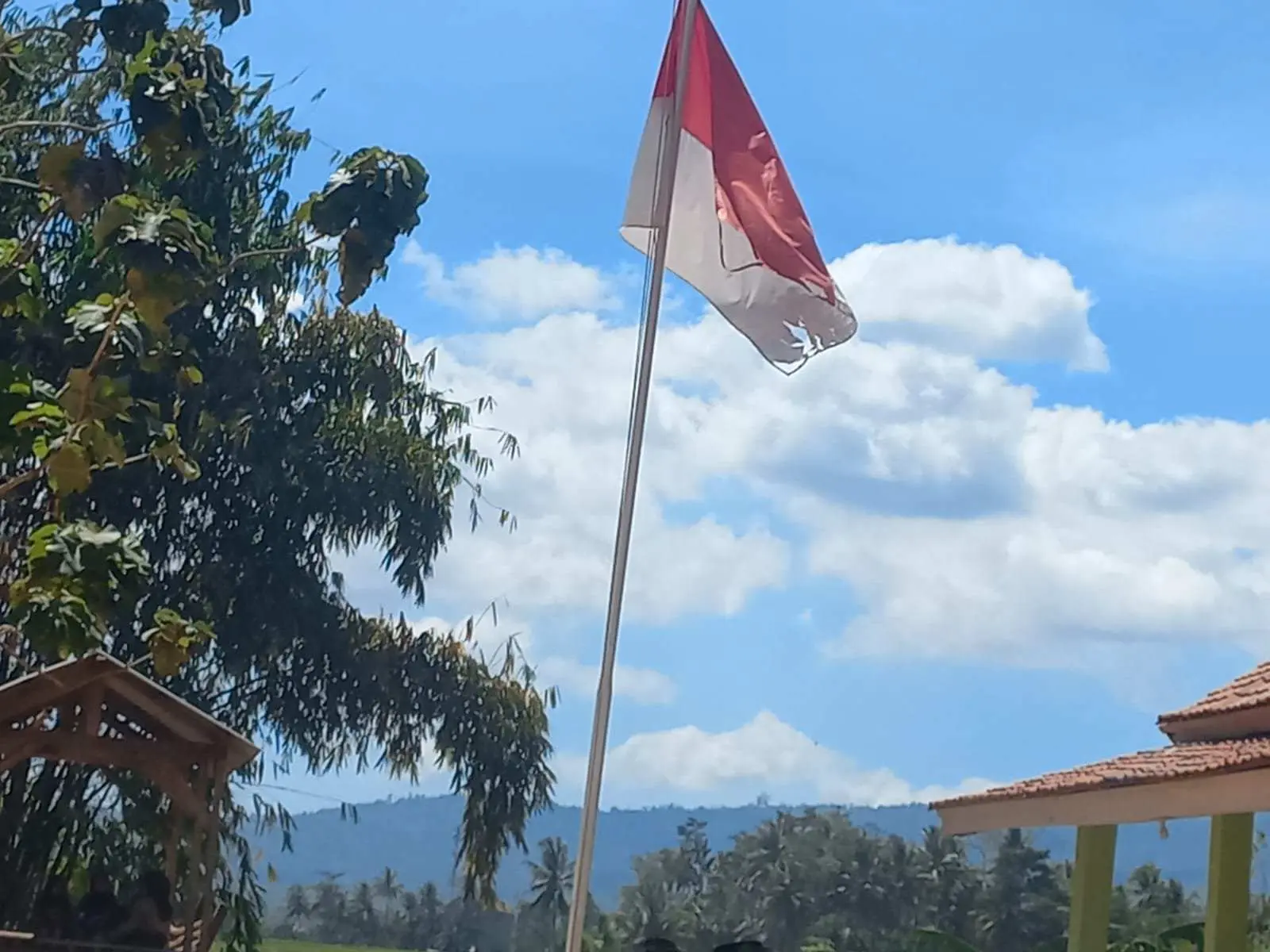 Kibarkan Bendera Robek, Kepala Sekolah Yayasan SMPQTA AN-NUR  Bisa Terancam Pidana