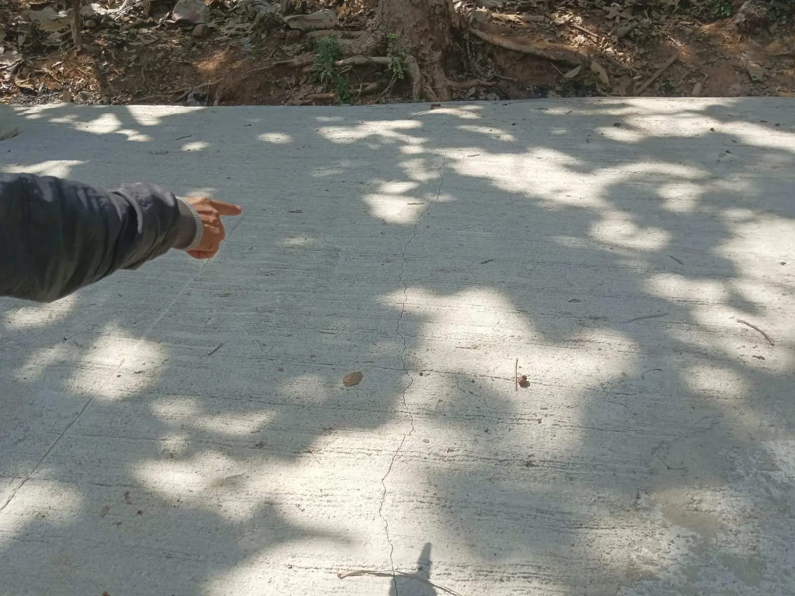 Warga Desa Bogorejo Keluhkan Proyek Pembangunan Jalan di Dusun Tujuh Banyumas Diduga Tidak Sesuai Spek