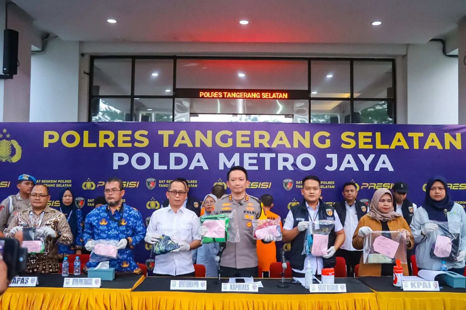 Polres Tangsel Ungkap Kasus Penculikan dan atau Asusila Terhadap Anak Dibawah Umur, Pelakunya Dari Ojol, Orang Tua Sambung, Orang Tua Kandung dan Anak Dibawah Umur