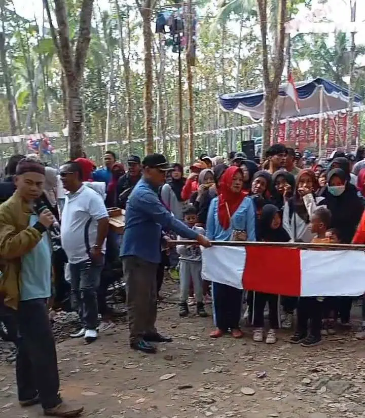 Antusias Warga Tanjung Kemala Ikuti Jalan Sehat Dalam Rangka Memeriahkan HUT RI Ke-79