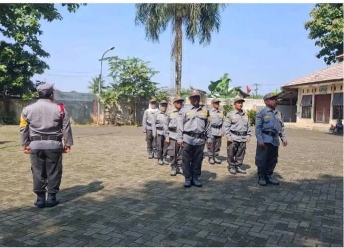 MENYAMBUT HUT RI DAN PILKADA SERENTAK, KECAMATAN TAJURHALANG GELAR LOMBA BARIS – BERBARIS.