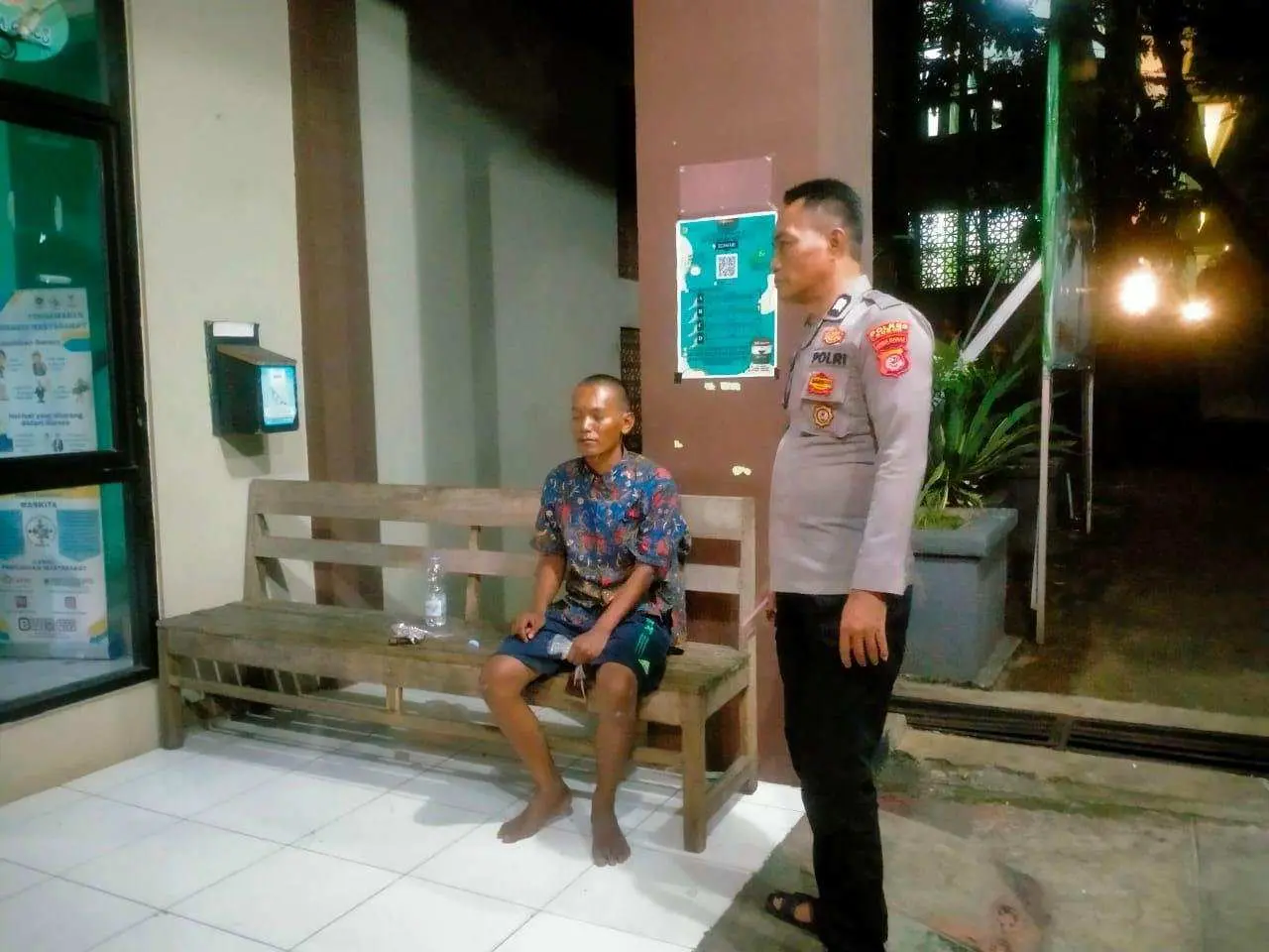 ODGJ  Mengamuk di Cibinong, Polsek Cibinong Lakukan Tindakan Ini