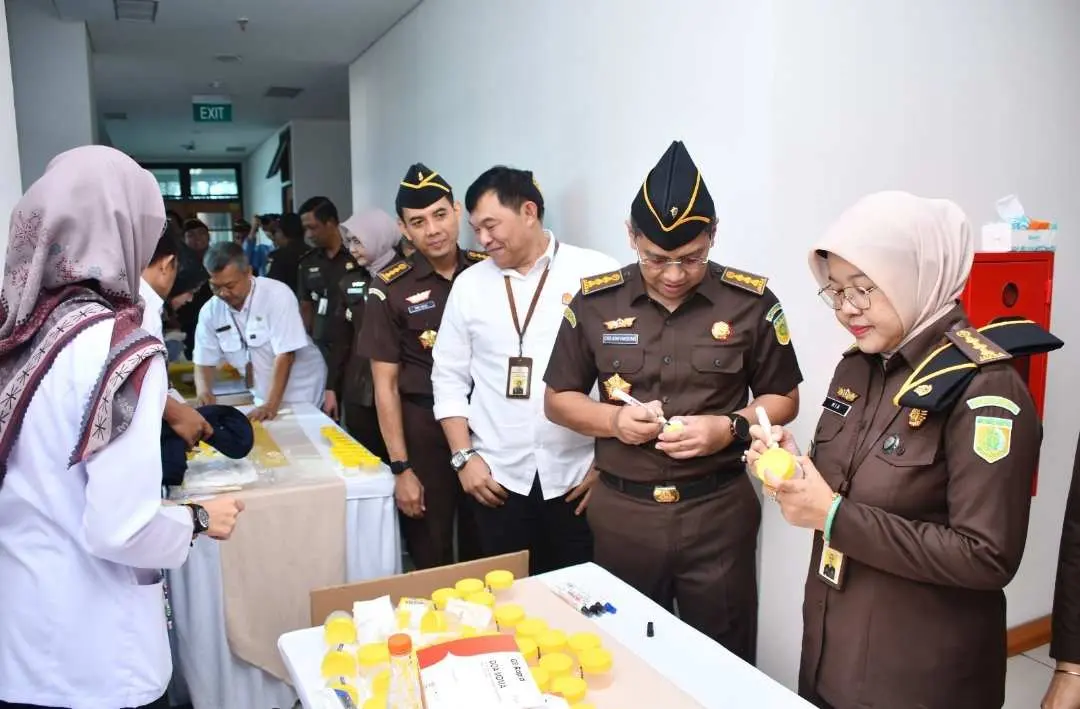 Deteksi Penyalahgunaan Narkoba, Kejati Jabar Lakukan Test Urine Seluruh Pegawainya