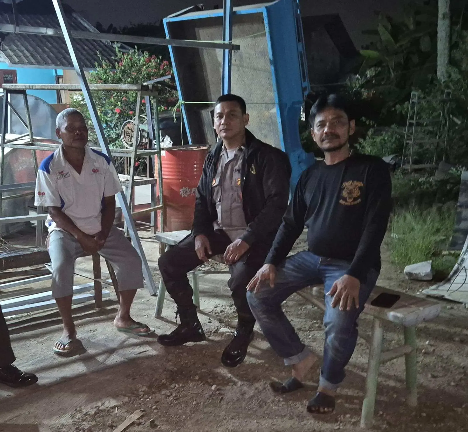 Bhabinkamtibmas Himbau Warga Malangnengah Pagedangan untuk Waspada Terhadap Kejahatan dan Narkotika