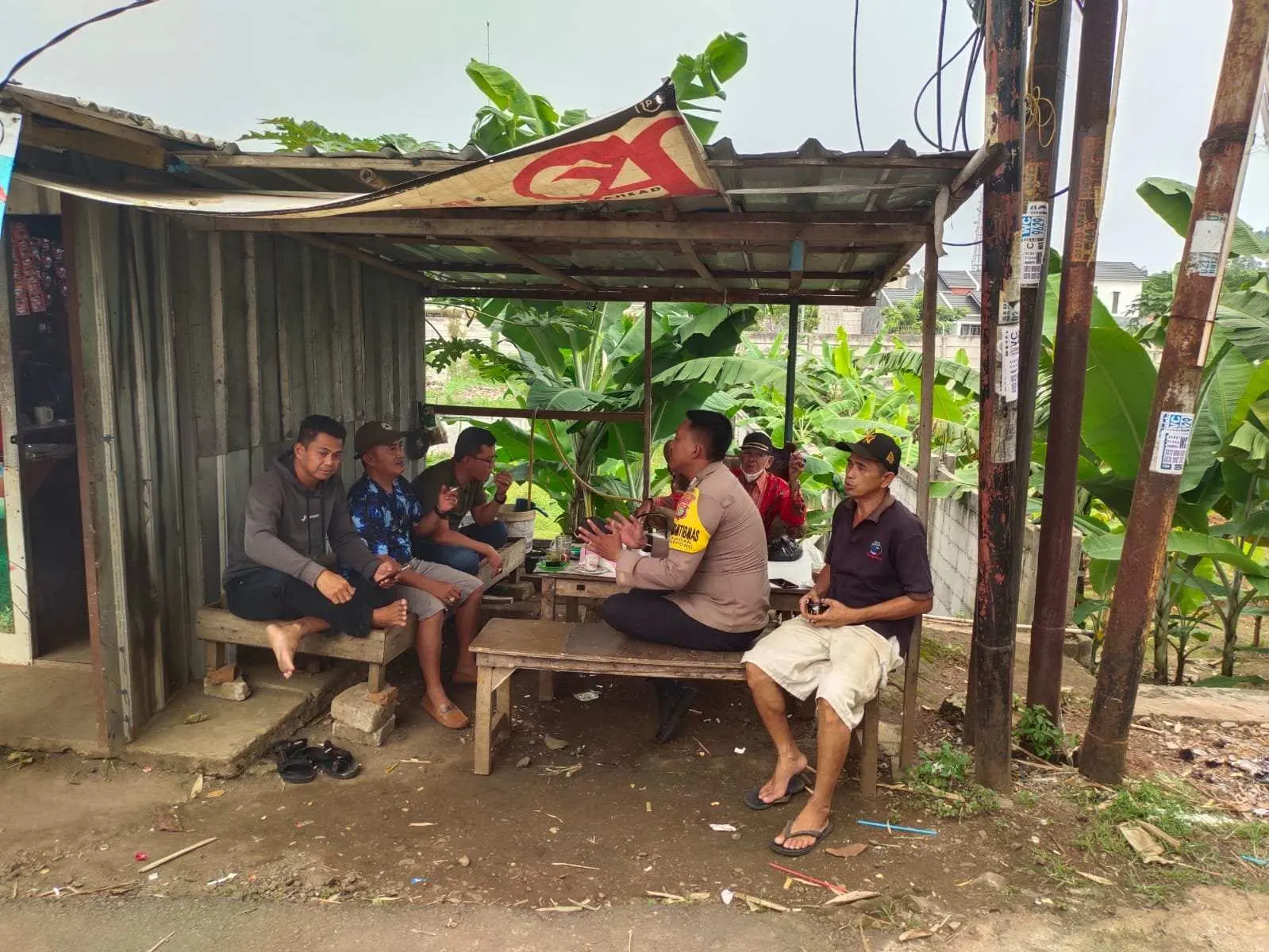 Bhabinkamtibmas Polsek Serpong Laksanakan Cooling System di Kelurahan Buaran