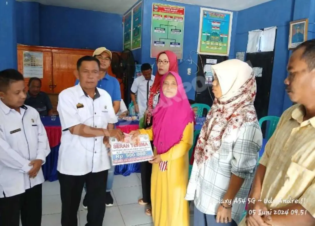 Pemerintah Pekon Way Napal Bagikan BLT DD Tahap II Untuk 23 KPM