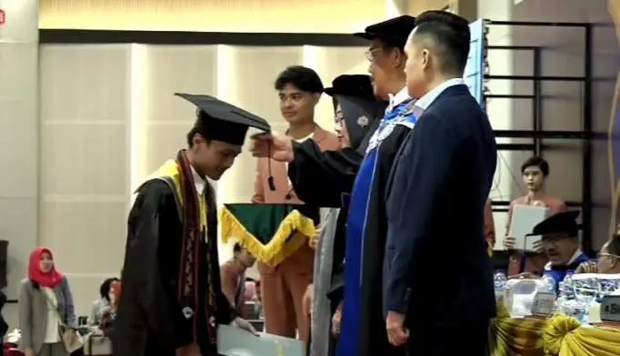 1.012 Mahasiswa UBL Program S1 dan S2 di Wisuda