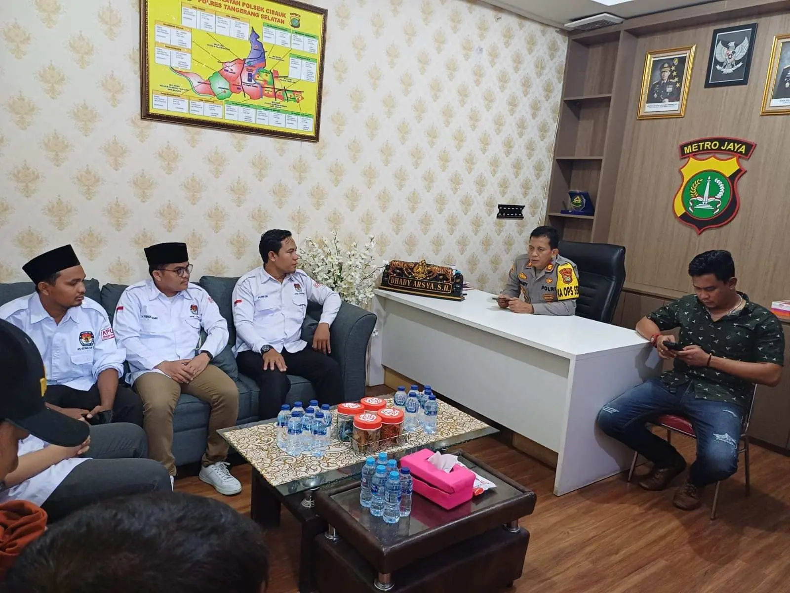 Kunjungan Silaturahmi Anggota PPK Setu dan Cisauk ke Polsek Cisauk