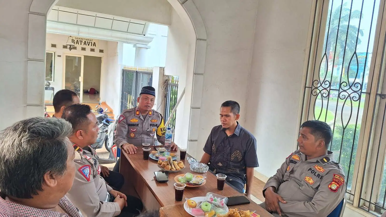 Jum’at Curhat Kasat lantas Tangsel Upaya Pendekatan Diri Pada Masyarakat