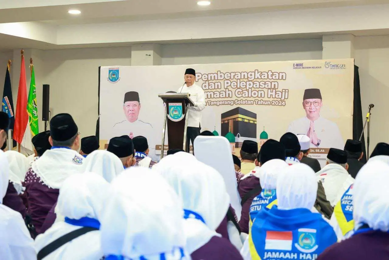 Lepas 393 Calon Jemaah Haji Asal Tangsel, Benyamin Davnie Doakan Jadi Haji yang Mabrur