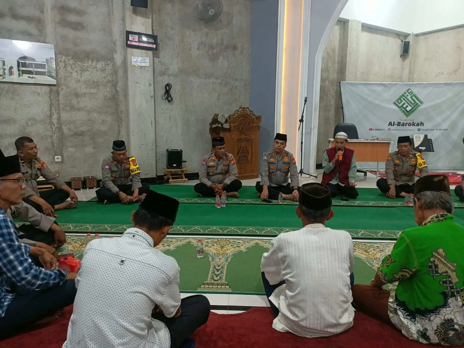 Polda Metro Jaya Beri Edukasi dan Tatap Muka dengan Tokoh Agama dan Masyarakat di Masjid Al Barokah