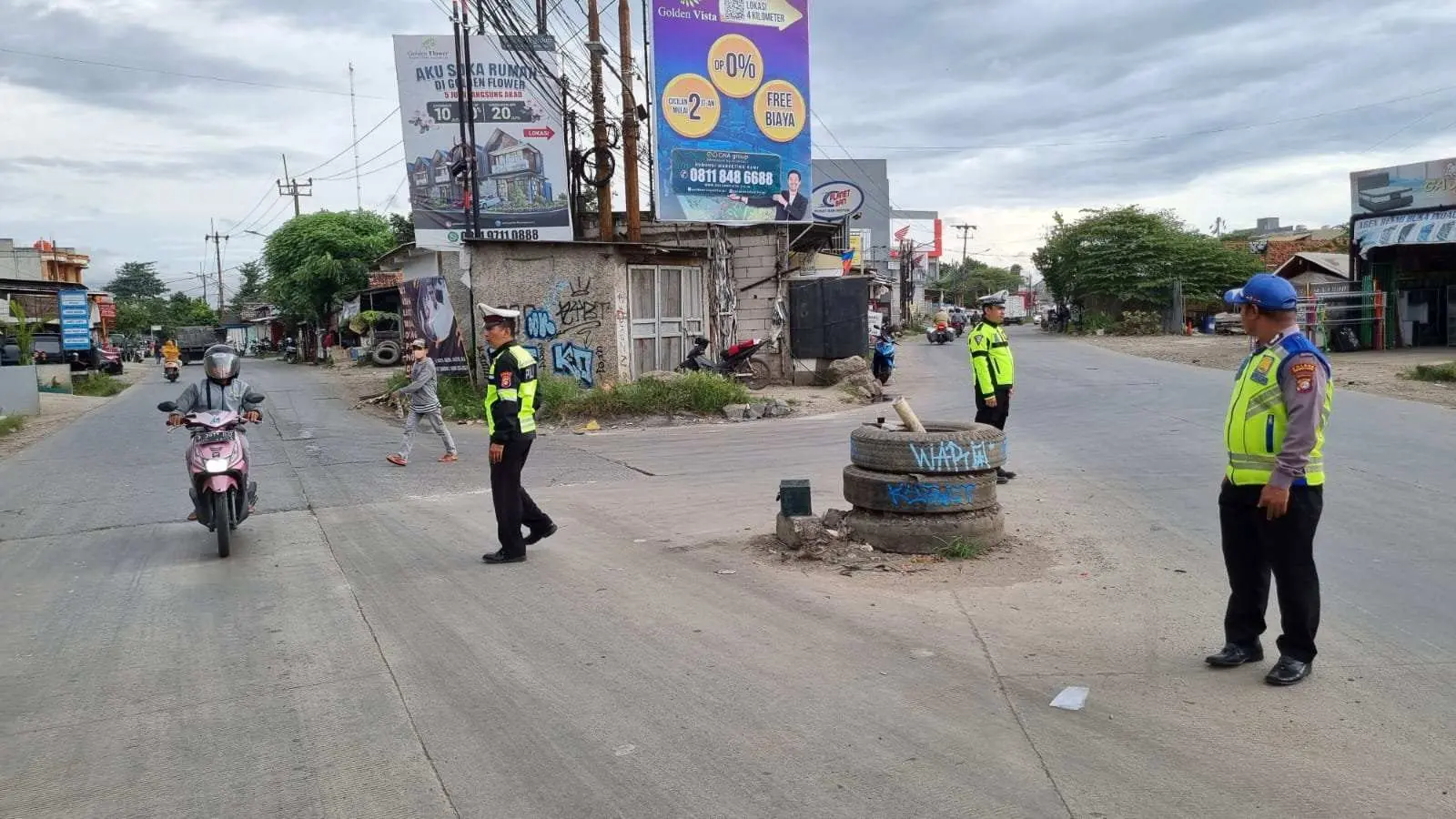 Unit Lalulintas Polsek Legok Melaksanakan Protap Gatur lalin
