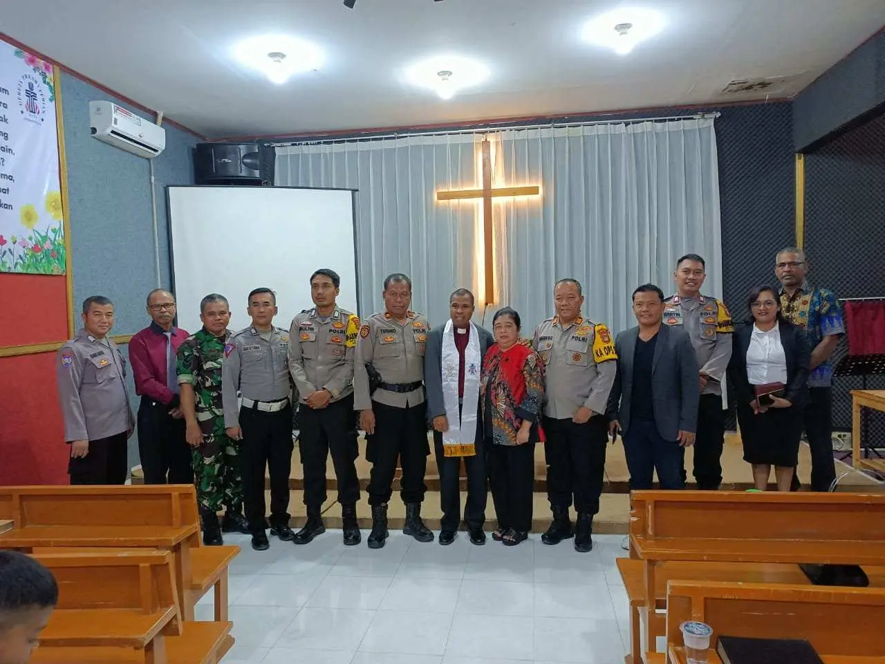 Kapolsek Legok Pimpin Langsung Pengamanan Greja di Wilayah Legok Pastikan Aman Kondusif