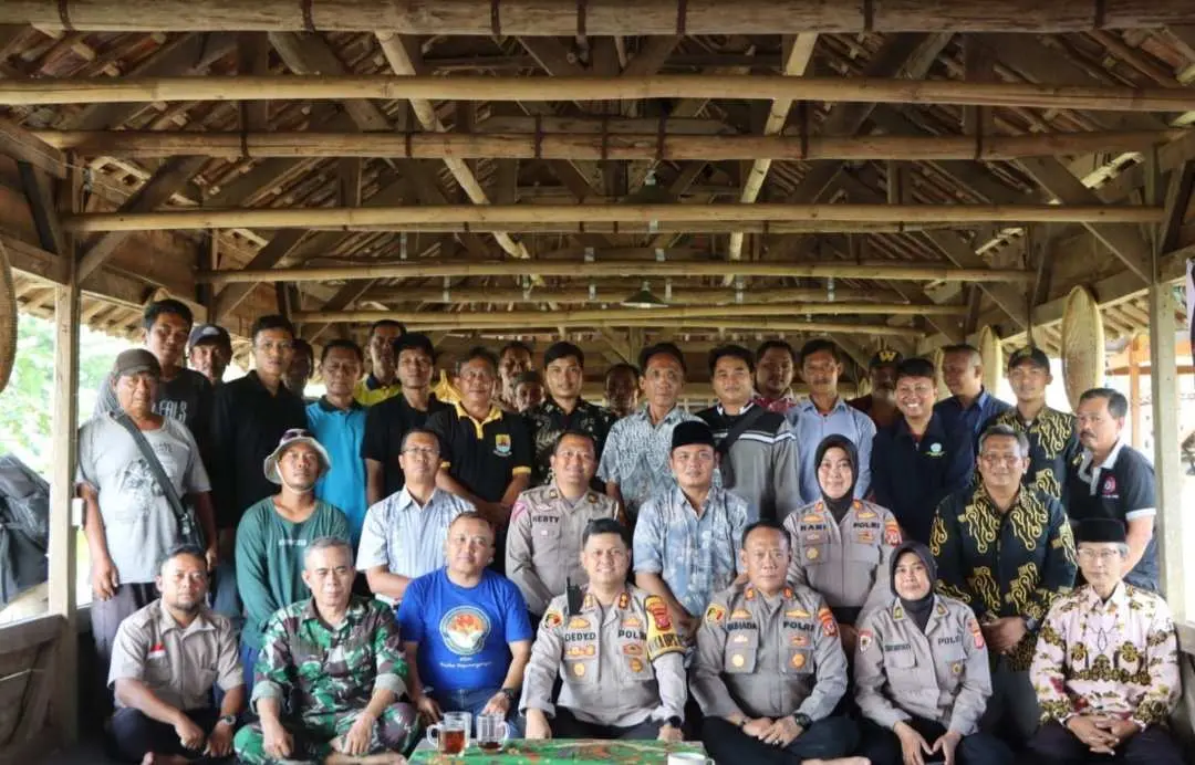Polresta Cirebon Gelar Jumat Curhat Bersama Kelompok Tani Kecamatan Talun
