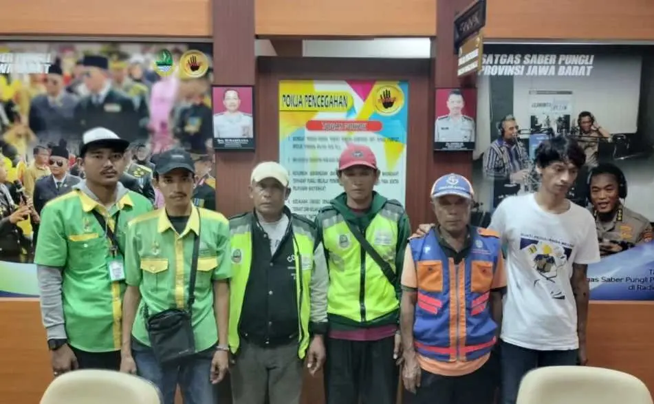 Saber Pungli Provinsi Jabar Amankan Sejumlah Pelaku Pungli di Area Masjid Al-Jabar